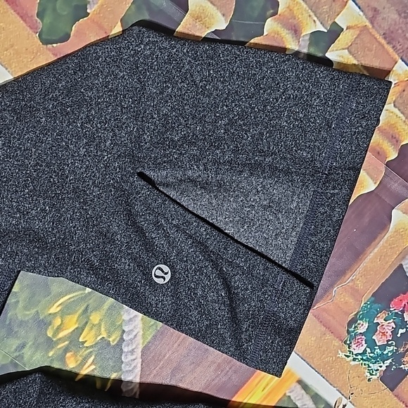 Lululemon Gray Yoga Pants Size‎ 4 - Picture 4 of 6